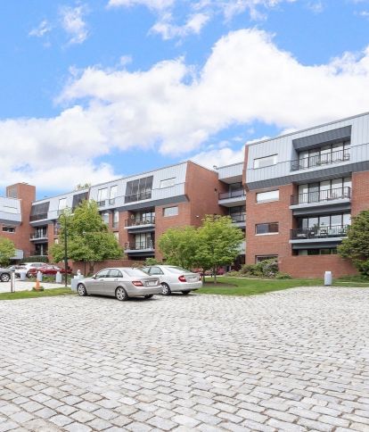 Wellesley Green Condominiums