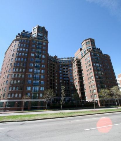 River Court - Cambridge Waterfront Condominiums