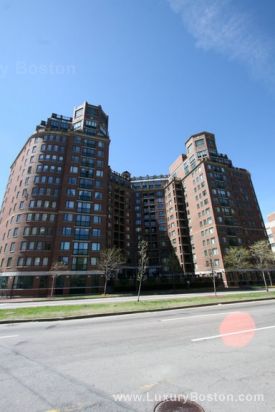 River Court - Cambridge Waterfront Condominiums